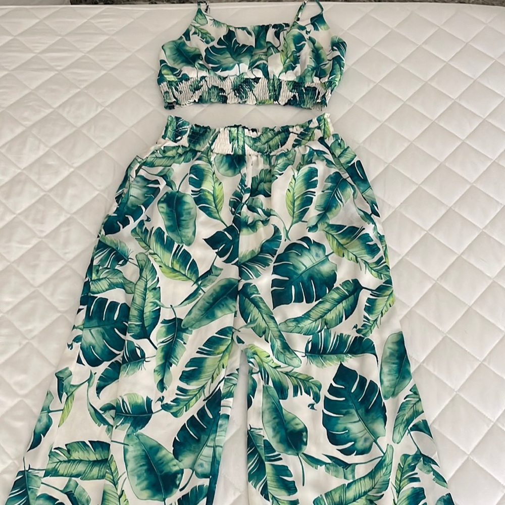 Green Tropical Leaf Two-Piece Pant Set